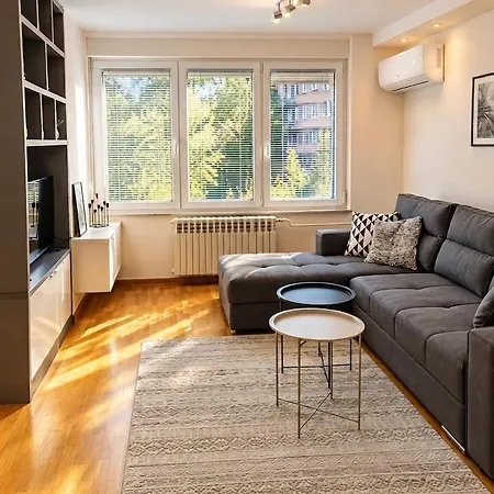 Dandelion Apartment *